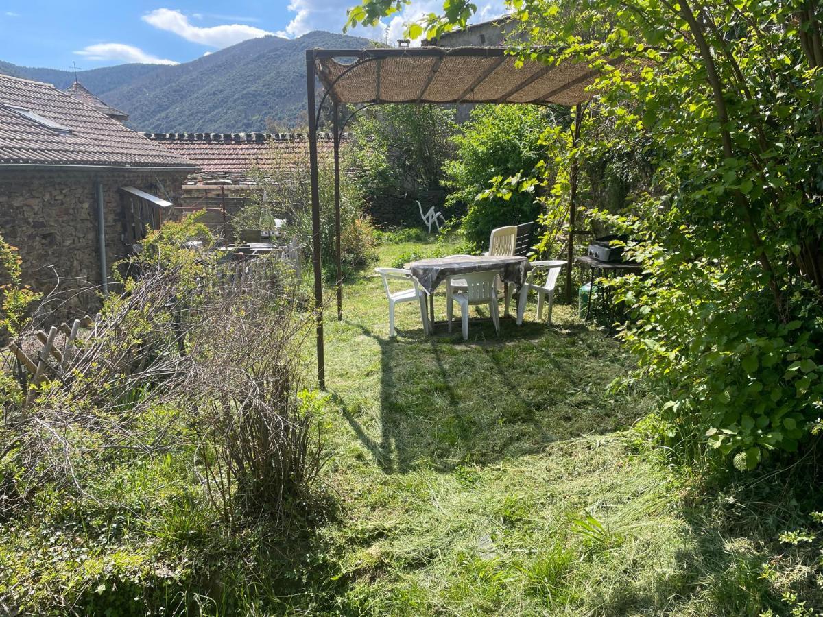 Charmant Petit Gite Au Coeur De L'Ardeche Saint-Melany Exterior foto
